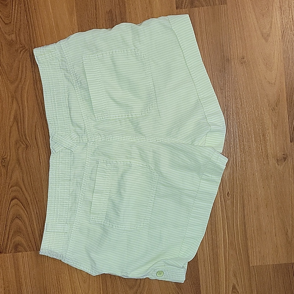 LOFT Cargo striped shorts. Lime green and white. Size 6 - Picture 4 of 4